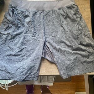 Men’s LULULEMON drawstring shorts